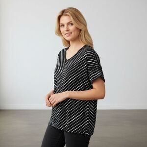 Chico’s Black White Striped Linen Top Size 1 Medium V-Neck Short Sleeve Shirt